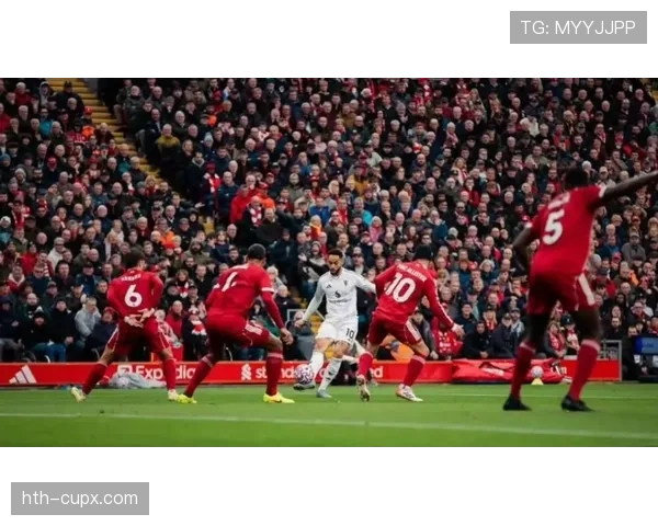 阿森纳防线频频被打穿，站位混乱与能力承压对赛季稳定性产生考验